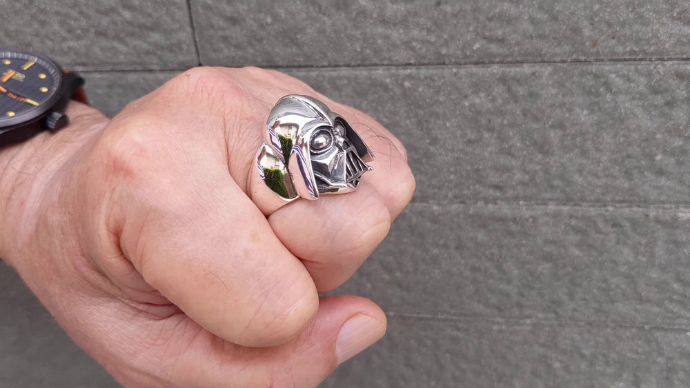 Darth Vader Ring Video: Helm in Bewegung