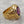 Bague d'évêque plaquée or avec améthyste ovale, épaulement en filigrane