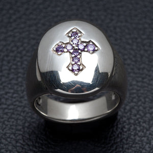 Anello in argento sterling con croce in CZ viola, parte anteriore della croce in cz viola