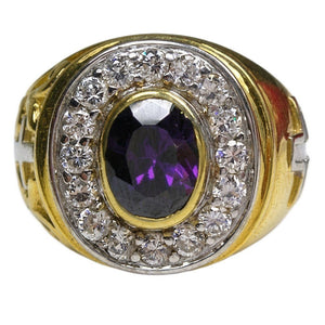 Anillo de obispo de amatista en plata esterlina .925 bañada en oro, primer plano del halo de amatista