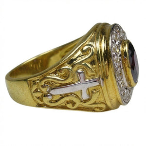Anillo de obispo de amatista en plata esterlina .925 bañada en oro, perfil izquierdo de la banda dorada