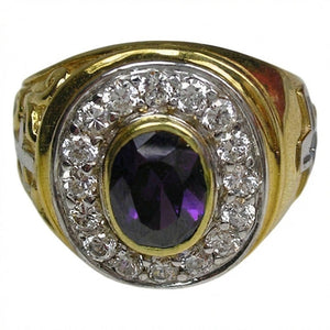 Anillo de obispo de amatista en plata esterlina .925 bañada en oro, frente de la piedra ovalada