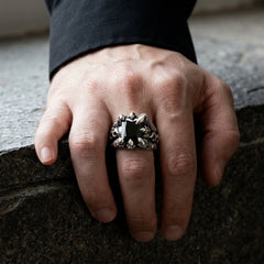 Gothic-Drachenkrallenring aus Sterlingsilber mit schwarzem Onyx