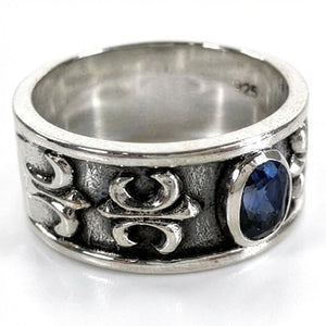 Blue Sapphire CZ Fleur-de-Lis Sterling Silver Band Ring, ring side fleur de lis detail