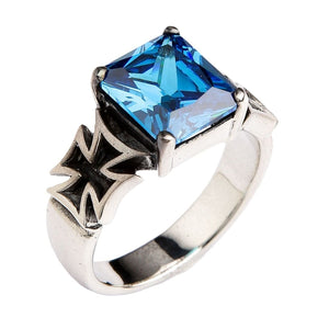 Bague croix de fer en argent sterling avec saphir bleu – pierre bleue de trois-quarts gauche