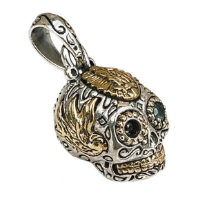 Blautopas Sugar-Skull-Anhänger aus .925 Sterlingsilber, Stirnrelief-Winkel