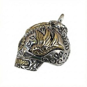 Blautopas Sugar-Skull-Anhänger aus .925 Sterlingsilber, gegenüberliegendes Seitenprofil