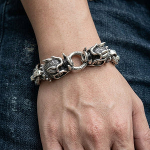 Bracelet tête de sanglier en argent sterling 925, taille de 8 pouces portée au poignet à échelle visuelle plus large