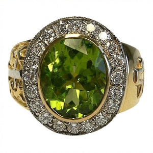 Förgylld biskopsring med peridot och kors, övre grön sten