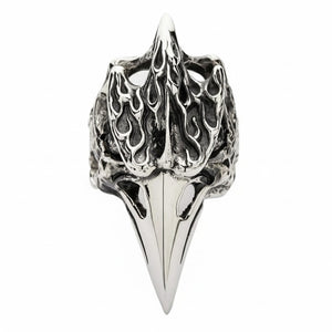 Anillo de cráneo de cálao en plata de ley con circonitas transparentes, frontal recto que muestra el pico largo y los detalles de ojos transparentes
