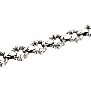 Crazy Skull Kettenarmband aus Sterlingsilber, Makroansicht der Glieder
