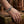 Crazy skull Silber-Kettenarmband an einem Handgelenk getragen
