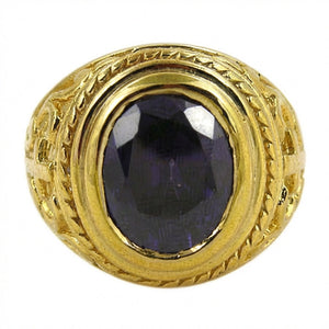 Vergoldeter Amethystring mit Kreuz und Rankenmuster, Innenseite der Ringschiene
