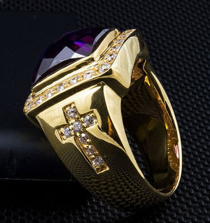 Bague d'évêque à croix et améthyste carrée plaquée or, détail du serti de la croix