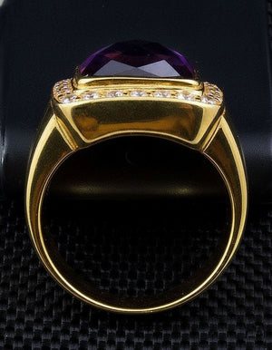Bague d'évêque à croix et améthyste carrée plaquée or, profil latéral