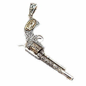 Graverat revolverhänge i 925 sterlingsilver, graverad pipa och kolv
