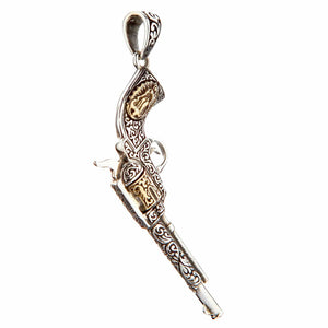 Graverat revolverhänge i 925 sterlingsilver, revolverhänge i trekvartsvinkel