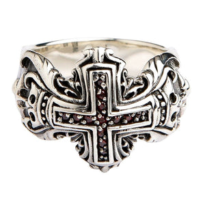 Bague croix médiévale en argent sterling et grenat, face de la bague croix en grenat