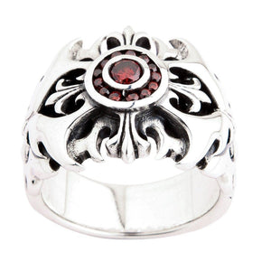 Bague en argent sterling croix tribale et grenat — monture surélevée sous un angle