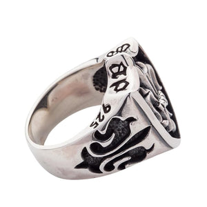 Bague bouclier fleur de lys gothique en argent sterling, profil latéral de la bague