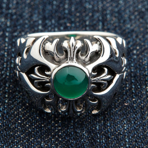 Bague tribale en argent sterling et agate verte, détail de l'agate verte