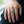 Bague tribale en argent sterling et agate verte, portée à la main