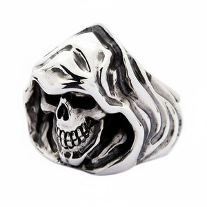 Ring med Liemannen i huva i 925 sterlingsilver, framifrån av dödskalle i huva