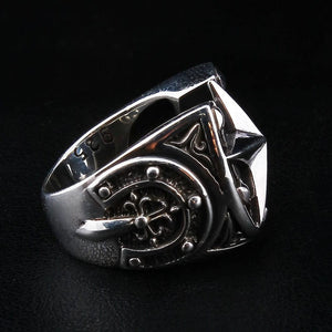 Anillo de sello con estrella y herradura en plata de ley, contraste en el interior del anillo