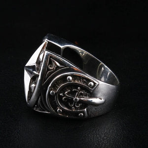 Anillo de sello con estrella y herradura en plata de ley, lado opuesto del anillo