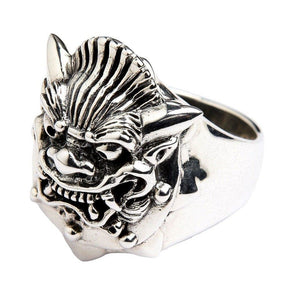Bague statement masque de démon japonais en argent sterling .925 montrant le masque de trois quarts