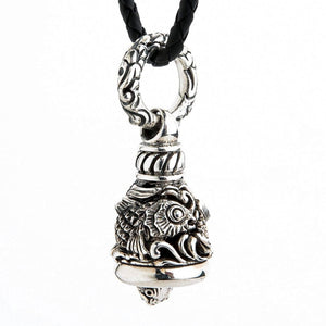 Colgante de campana koi japonesa en plata de ley, lado del koi en cordón