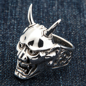 Japansk Oni-maskring i sterlingsilver, höger profilvy