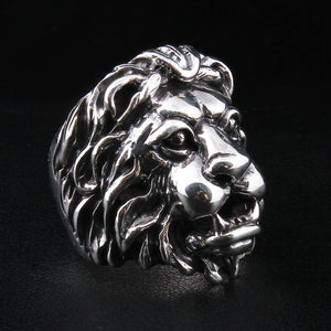 Anillo llamativo de cabeza de león de plata de ley — vista lateral