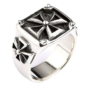 Bague biker croix de Malte en argent sterling, profil latéral de la bague