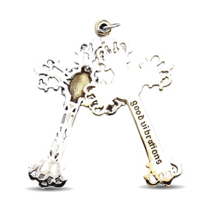 Colgante de cruz Mary Angel bicolor en plata de ley, reverso de latón grabado