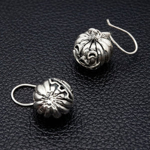 Kürbiskopf Ohrhänger aus Sterlingsilber, Haken und Rückseite