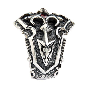 Bague croix de chevalier en argent sterling 925 et zircone cubique rouge, profil latéral de la face surélevée de la croix