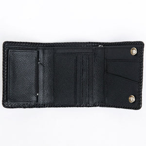 Cartera de cuero de lagarto varano con cruz de piel de raya roja que muestra la distribución abierta de tarjetas