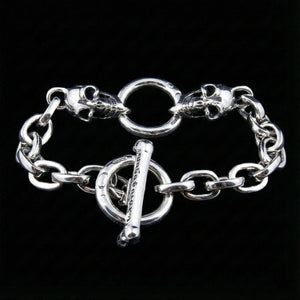 Kedjearmband i 925 sterlingsilver med dödskalle och stavlås, motsatt vinkel av stängt armband och dekorerad stav
