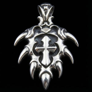 Pendentif Spike Cross en argent sterling 925, vue de face de la croix et contour pointu en argent