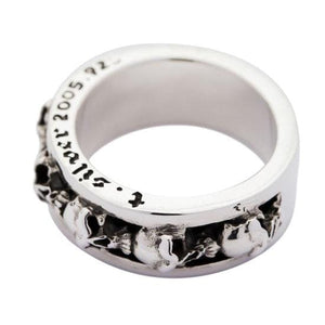 Bold Gothic Skull Ring