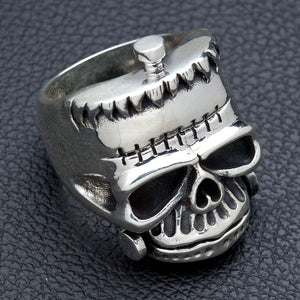 Stitched Skull-ring i 925 sterlingsilver, upphöjd vy av hjässbult och ögonhålor