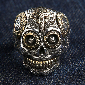 Bague tête de mort mexicaine ornée en argent sterling, croix frontale et détails d'yeux en petits crânes