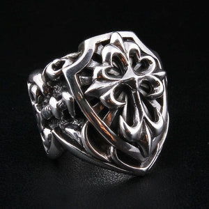Bague bouclier à croix templière en argent sterling, angle gauche