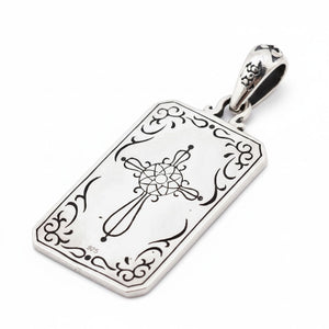 Colgante de carta del tarot El Mago en plata de ley, reverso decorado de la carta