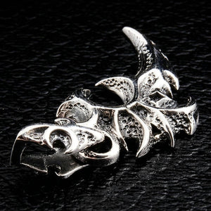 Pendentif défense et lame tribale en argent sterling 925, lame tribale sous l'angle opposé