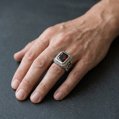 Bague croix tribale en argent sterling 925 avec CZ rouge grenat