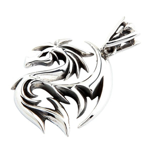 Pendentif loup dragon tribal en argent sterling, vue oblique gauche des ajours tribaux