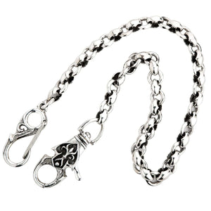Tribal-Brieftaschenkette aus 925 Sterlingsilber, 23 Zoll, gesamte Silberkette auf weißem Hintergrund arrangiert