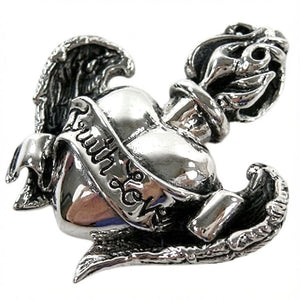 Hänge med bevingat flammande hjärta i sterlingsilver, vinkel på hjärtband